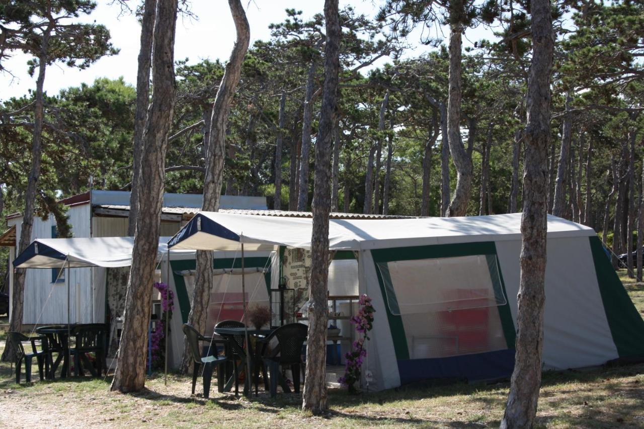 Ražanac Camping Planik酒店 外观 照片